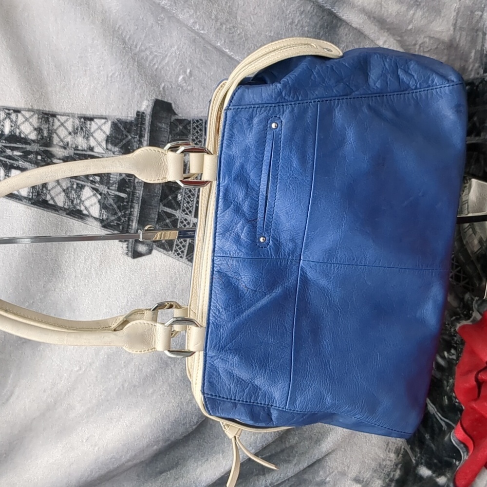 B makowsky blue and cream leather purse - Picture 3 of 15